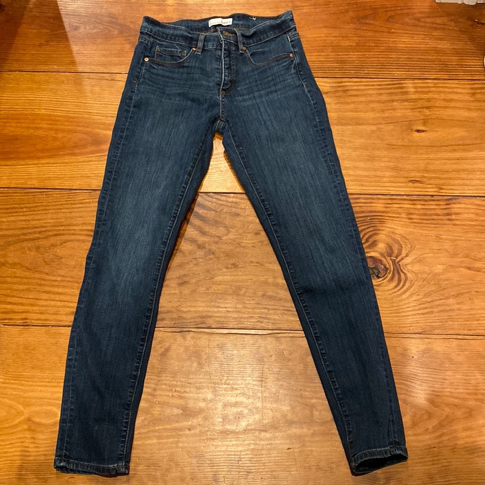 Loft size 2 modern skinny jeans